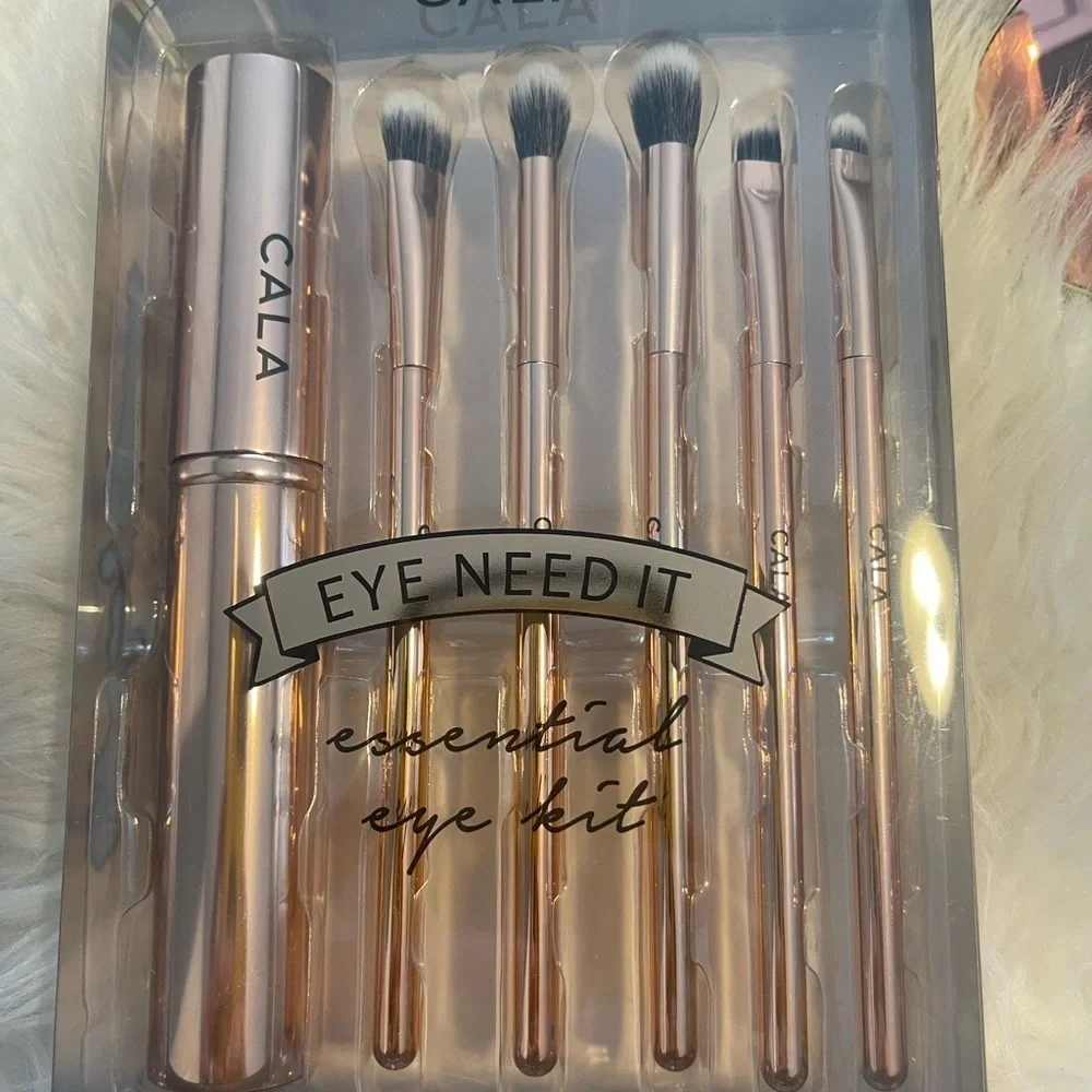 Cala rose gold brush kit